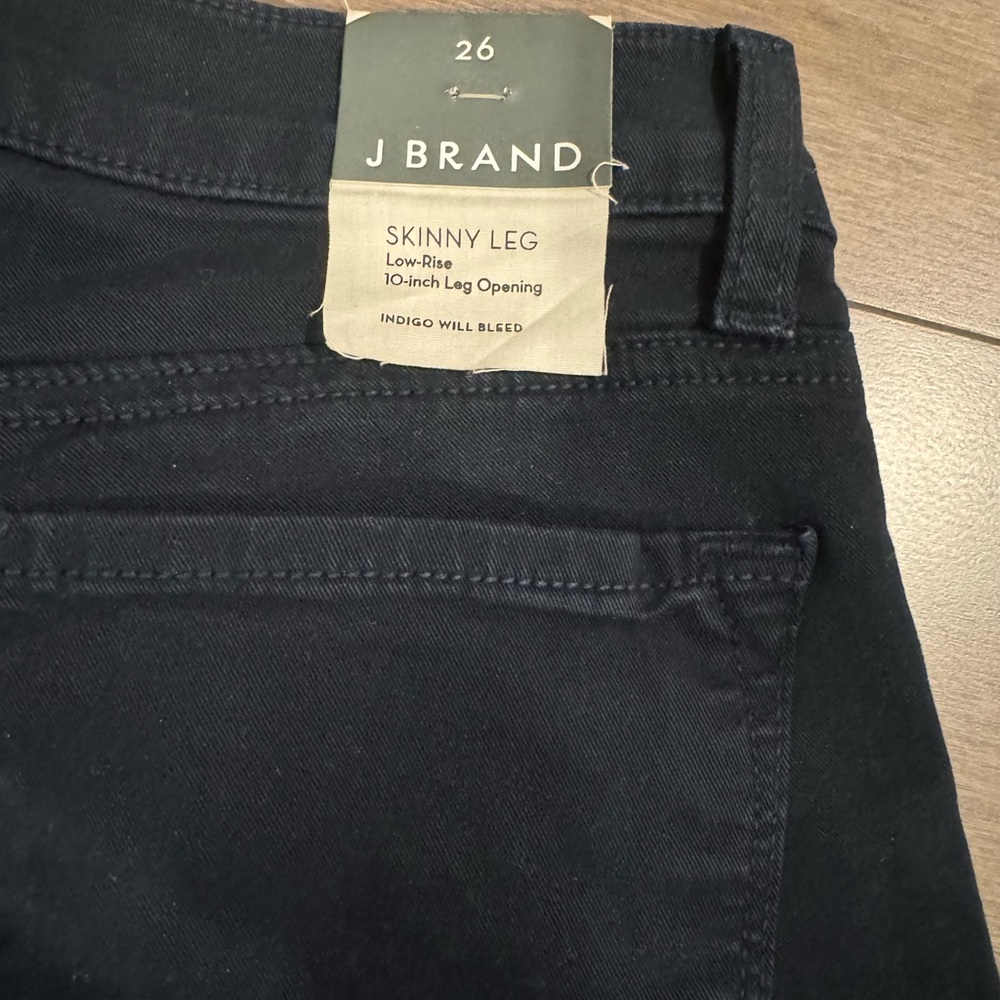 Nwt j brand skinny leg twill 26